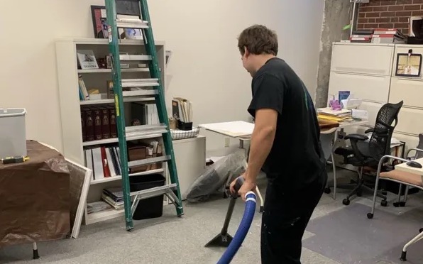 Laminate Floor Water Extraction in Clemmons, NC